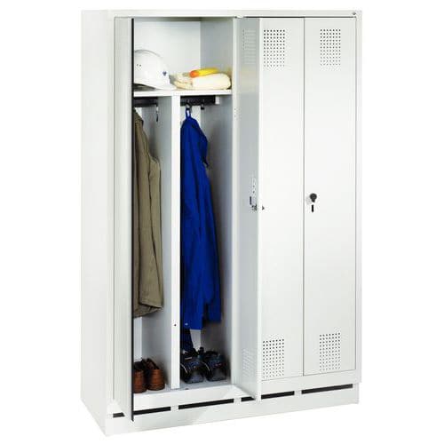 XL locker - 1 and 2 columns, width 600 mm - On base - CP